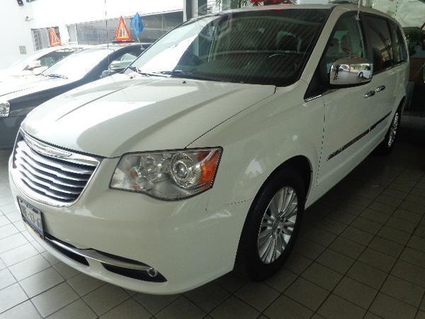 Chrysler Town& Contry Limited Excelente -13