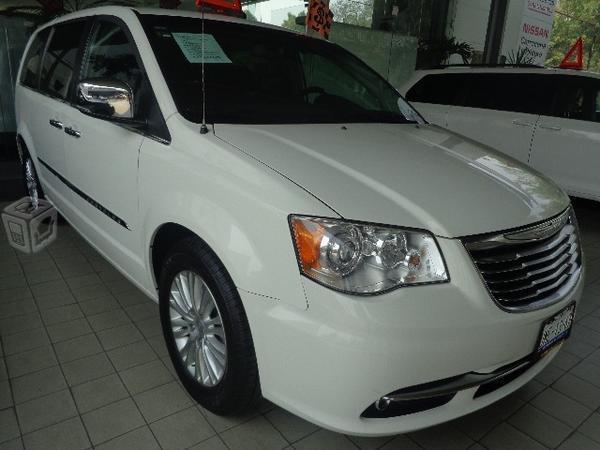 Chrysler Town& Contry Limited Excelente -13