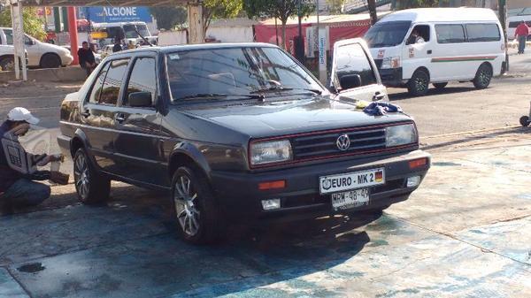 Bonito Jetta en buen estado -99