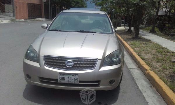 Exelente Altima 2.5 equipado -05