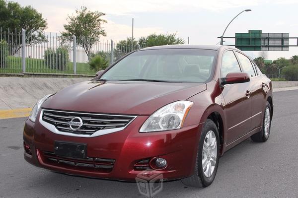 Nissan Altima SL Piel Vino Tinto -12