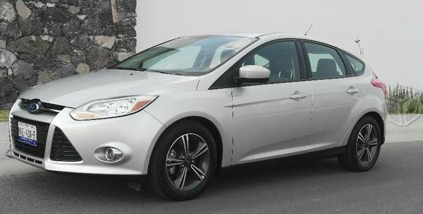Ford focus hb se sport 2 lt 4 cil -12