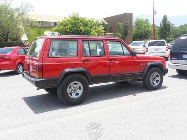 Jeep Cherokee Sport , Automatica, 6 cil -93