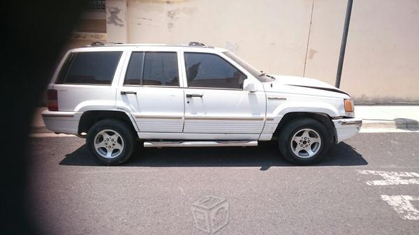 Grand Cherokee -95