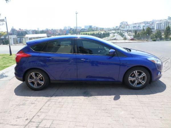 Ford Focus 4p SE aut -12