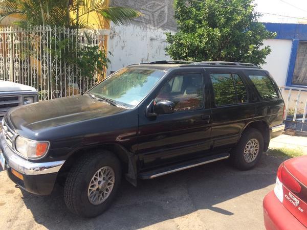 Nissan Pathfinder LE precio negociable -97