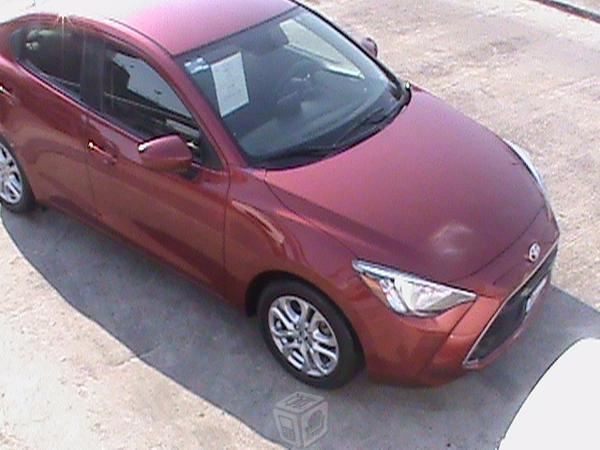 Toyota yaris r xle -16