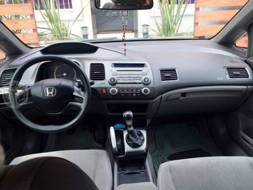Auto Honda Civic sedán, 4 puertas -07