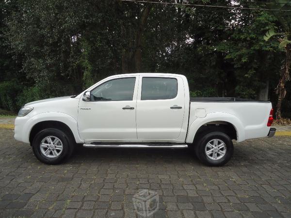 Toyota Hilux Doble Cabina Mid -13