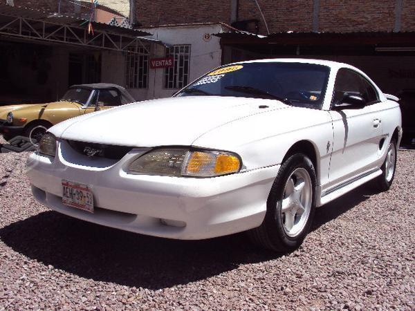 Ford Mustang 2p GT 5vel Tipico -96