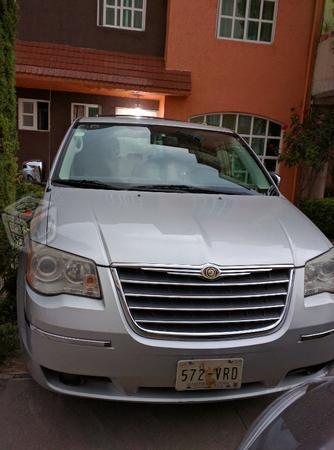 Chrysler Town & Country Limited -08