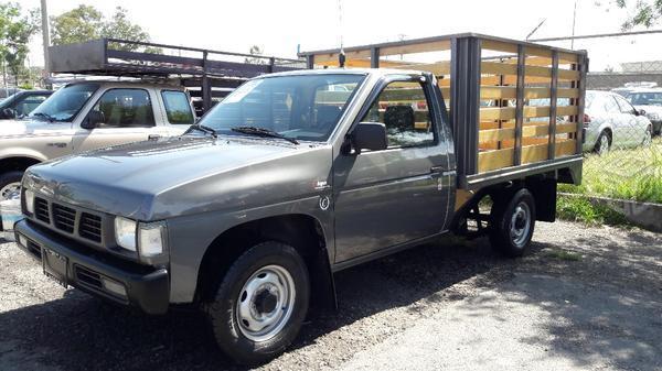 Pongo ala venta mi nissan estacas