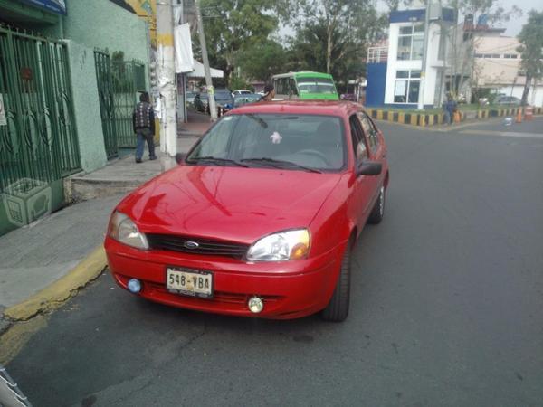 Ford ikon buen estado -01