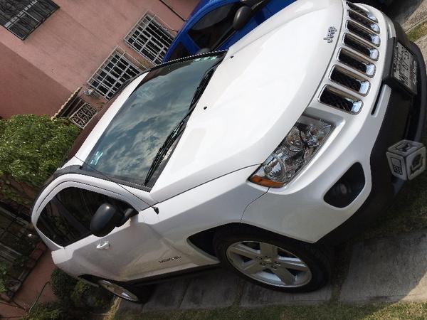 Jeep Compass Limited 4x2 -12