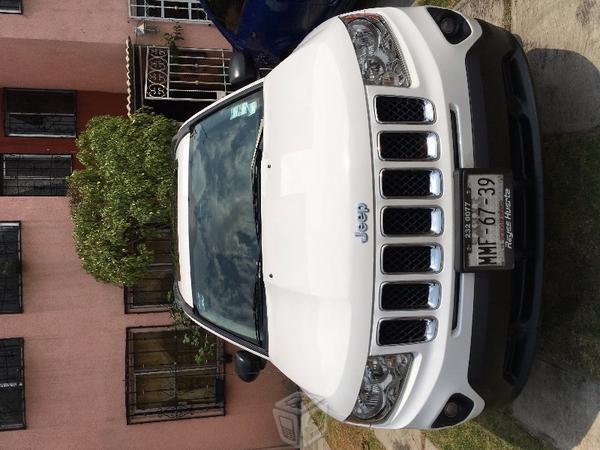 Jeep Compass Limited 4x2 -12