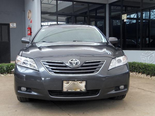 Toyota Camry XLE - Oxford - - -12