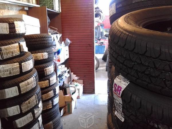 235/75/R15 Maxxis Bighorn MT-764