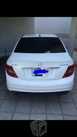 Mercedes Benz C63 particular V8 -09