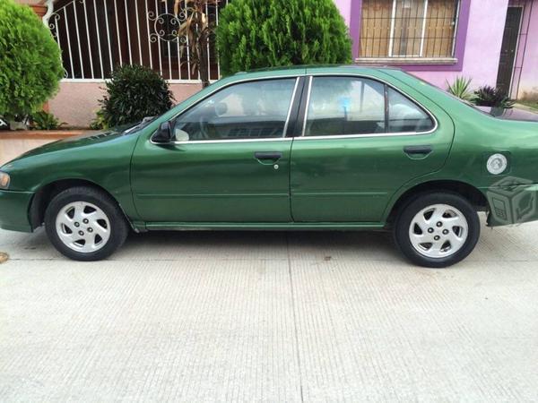 Sentra Impecable -99
