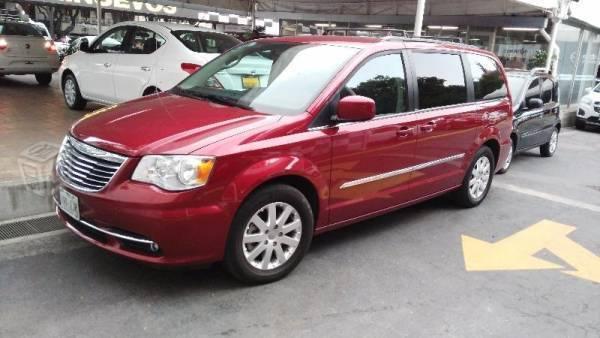 Chrysler town and country touring -14