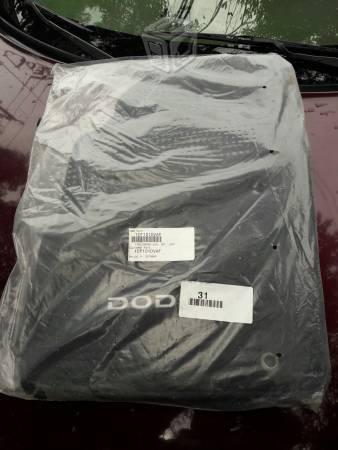 Tapetes para auto dodge nuevos