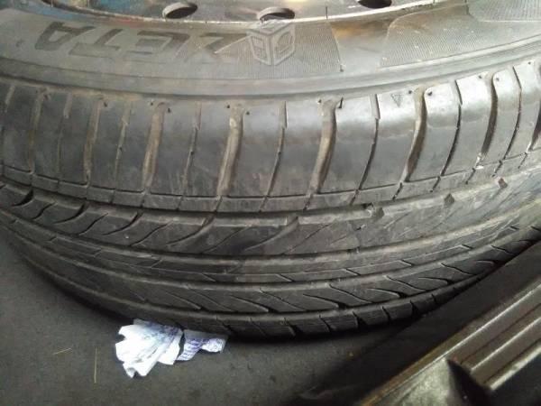 Llanta seminueva 195/60/15 con rin