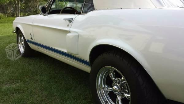 Ford mustang convertible -67