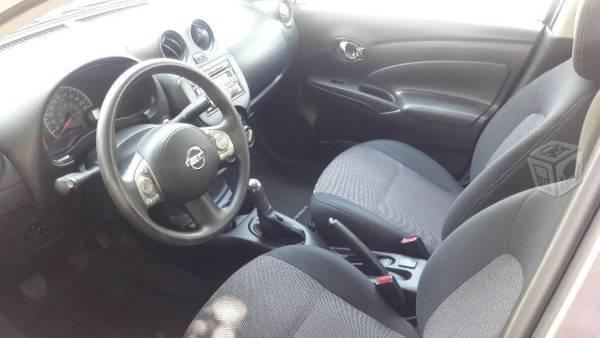 Espectcular Nissan Versa Sense -14