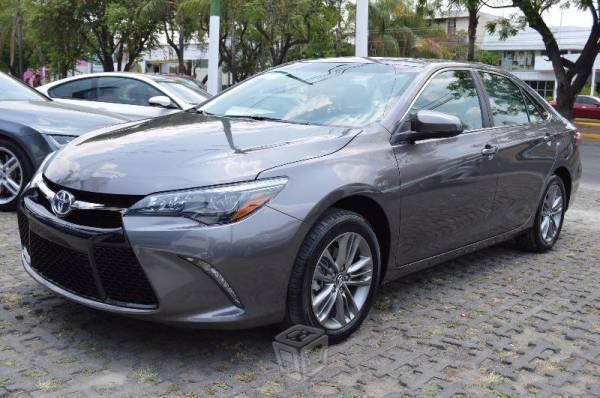 Toyota Camry XSE V6 gris -16