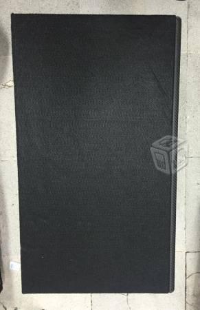 Cajón con subwoofer