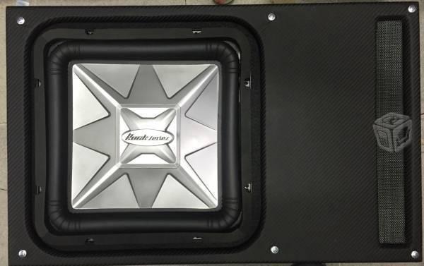 Cajón con subwoofer