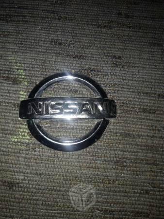Emblema Nissan