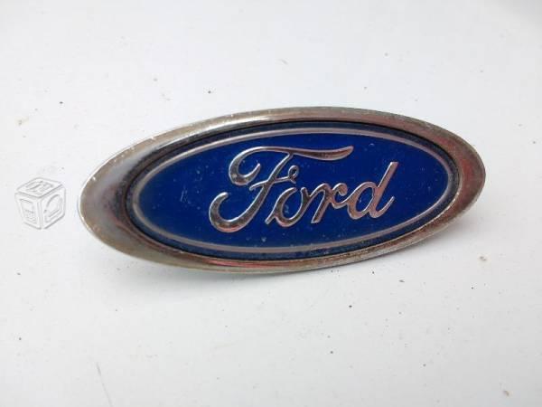 Emblema parrilla Ford Explorer