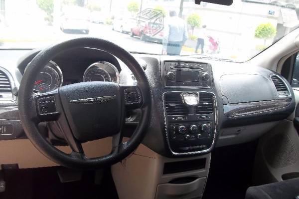 Town country nacional impecable todo pagado -12