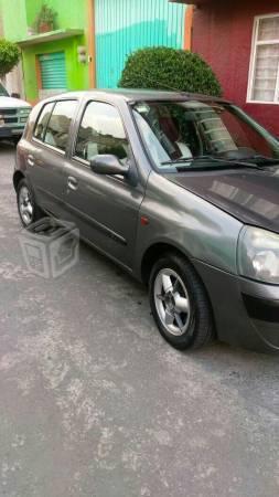 Renault Clio -03
