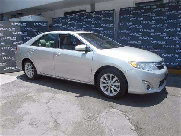 Toyota Camry XLE AT -12