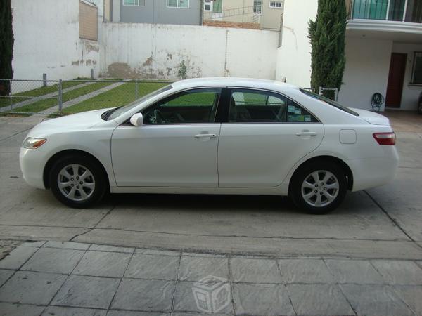 Camry equipado 4 cilindros poco uso factura orig -10