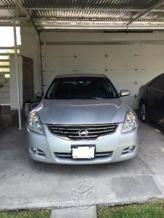 Nissan Altima -10