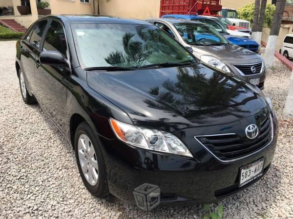 Toyota Camry XLE -09