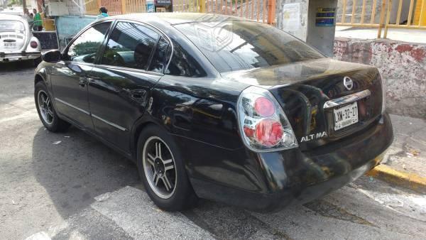 Económico altima,4 cilindros -05