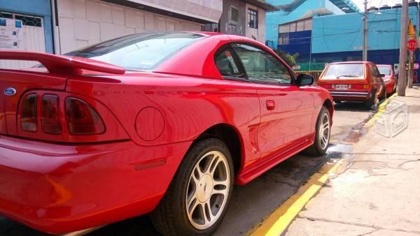 Mustang GT V8 4.6L piel autom muy entero -97