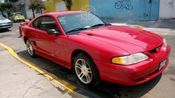 Mustang GT V8 4.6L piel autom muy entero -97