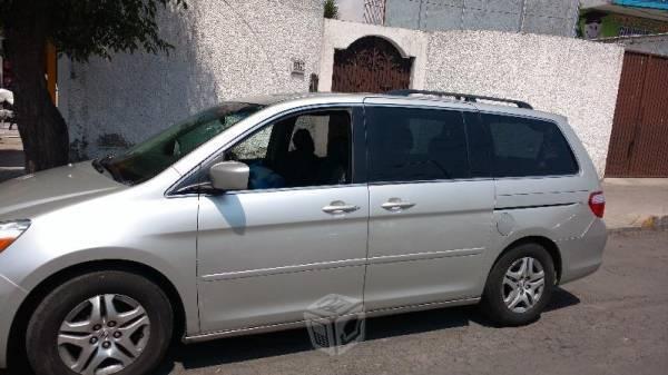 Impecable honda odyssey touring -05