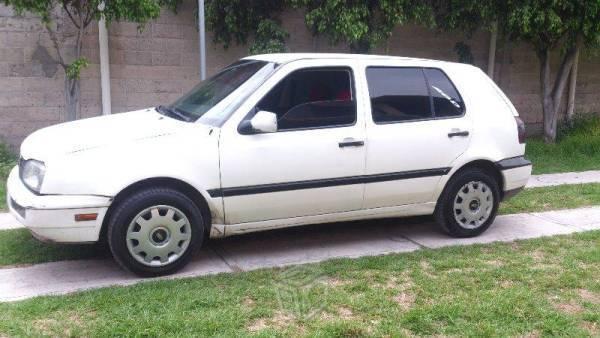 Golf estándar, motor 1.8, todo en regla a tratar -99