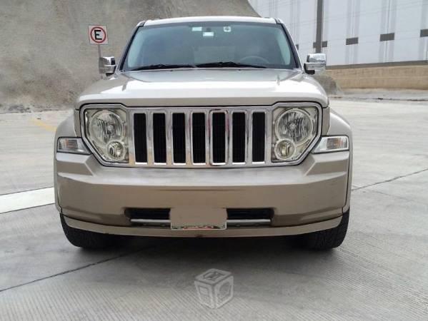 Jeep liberty limited 4x2 base piel -10