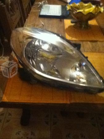 Faros nissan versa