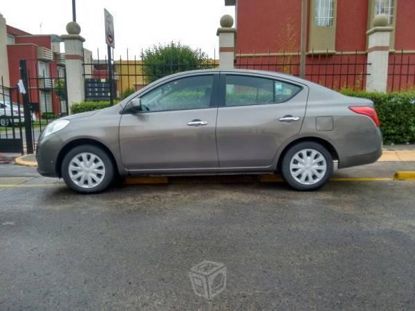 Nissan Versa Sense único dueño -12