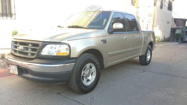 Ford lobo 4 puertas -01