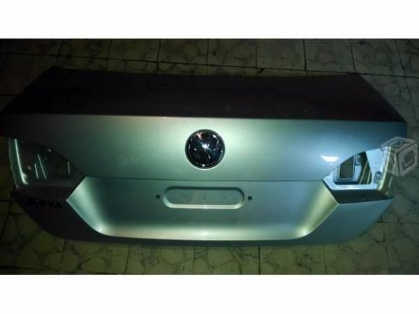 Tapa cajuela vw jetta mk6 bora vento