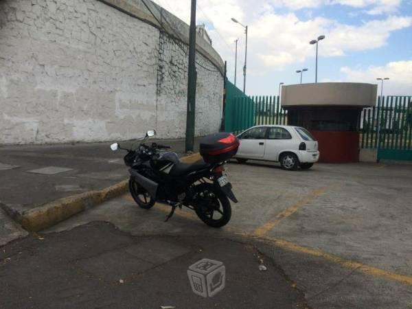 Caja para moto motoneta 33l con luz led